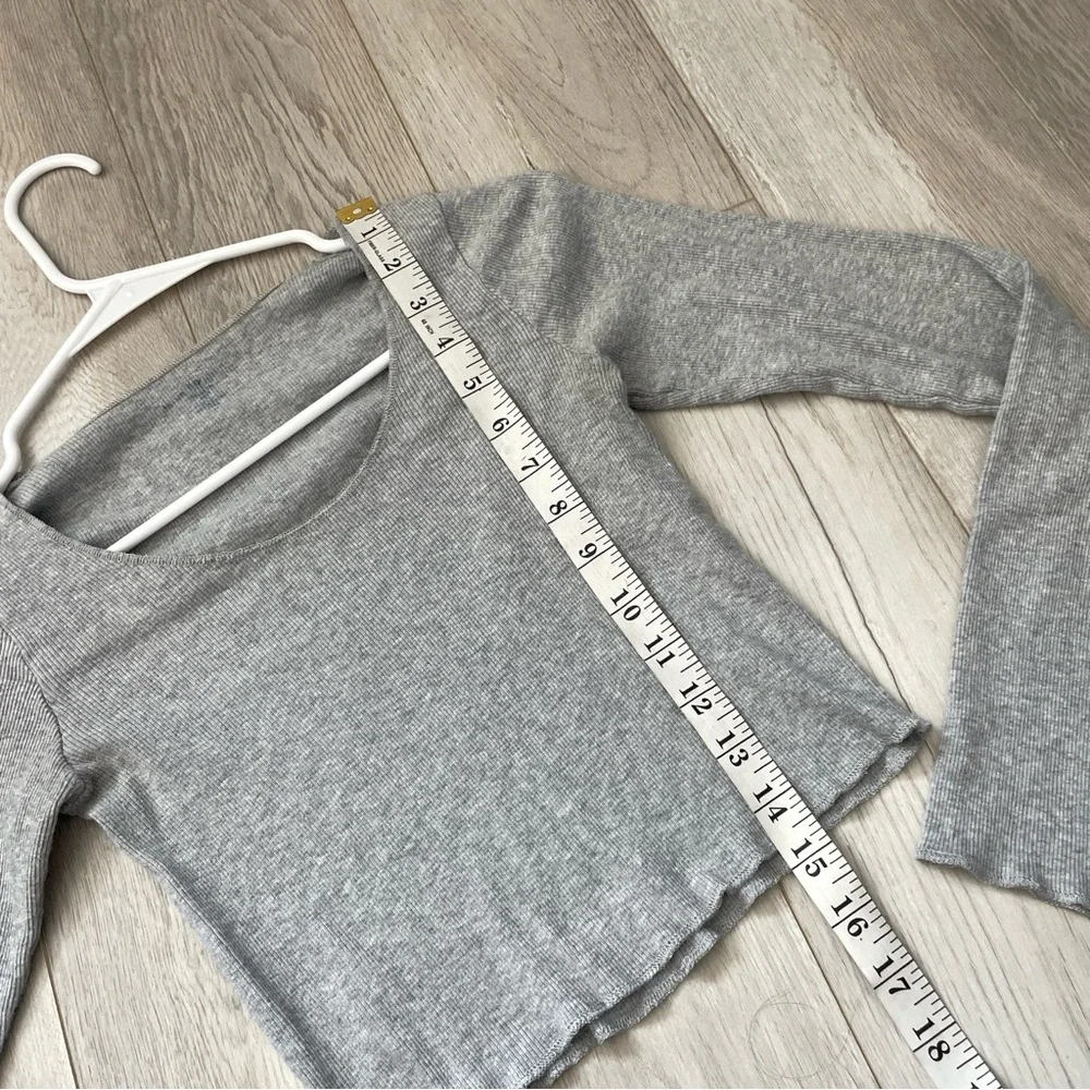 Brandy Melville Tshirt mckenna crop long sleeve womens Gray (one size) casual - Picture 3 of 5
